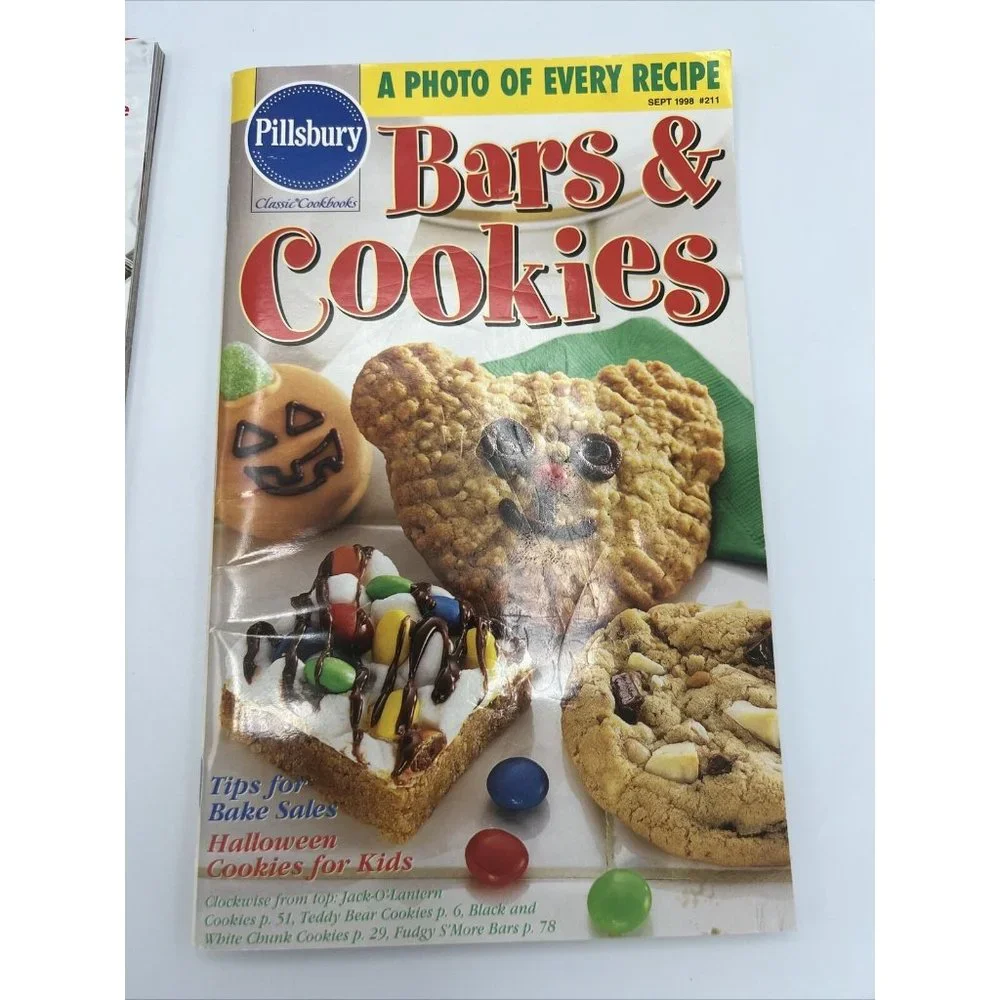 VTG 80's Pillsbury 9 Recipe Books & Box Set SlipCover Lot Cakes Cookies Bake Off